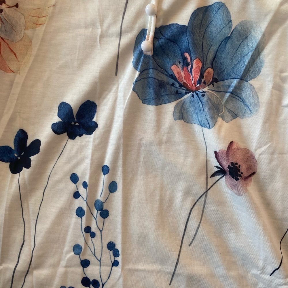 NWOT-Floral Long Sleeve Top - Picture 6 of 9